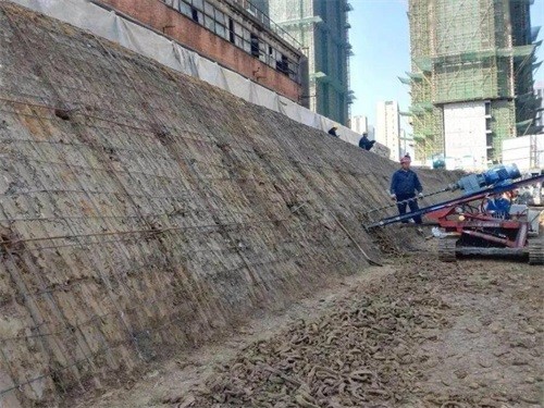 饶河建筑边坡支护